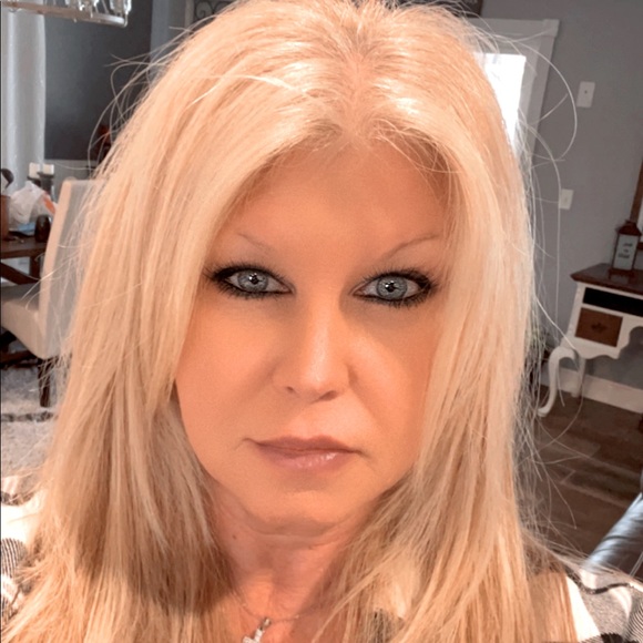 Meet your Posher, Leanette - Picture 1 of 1